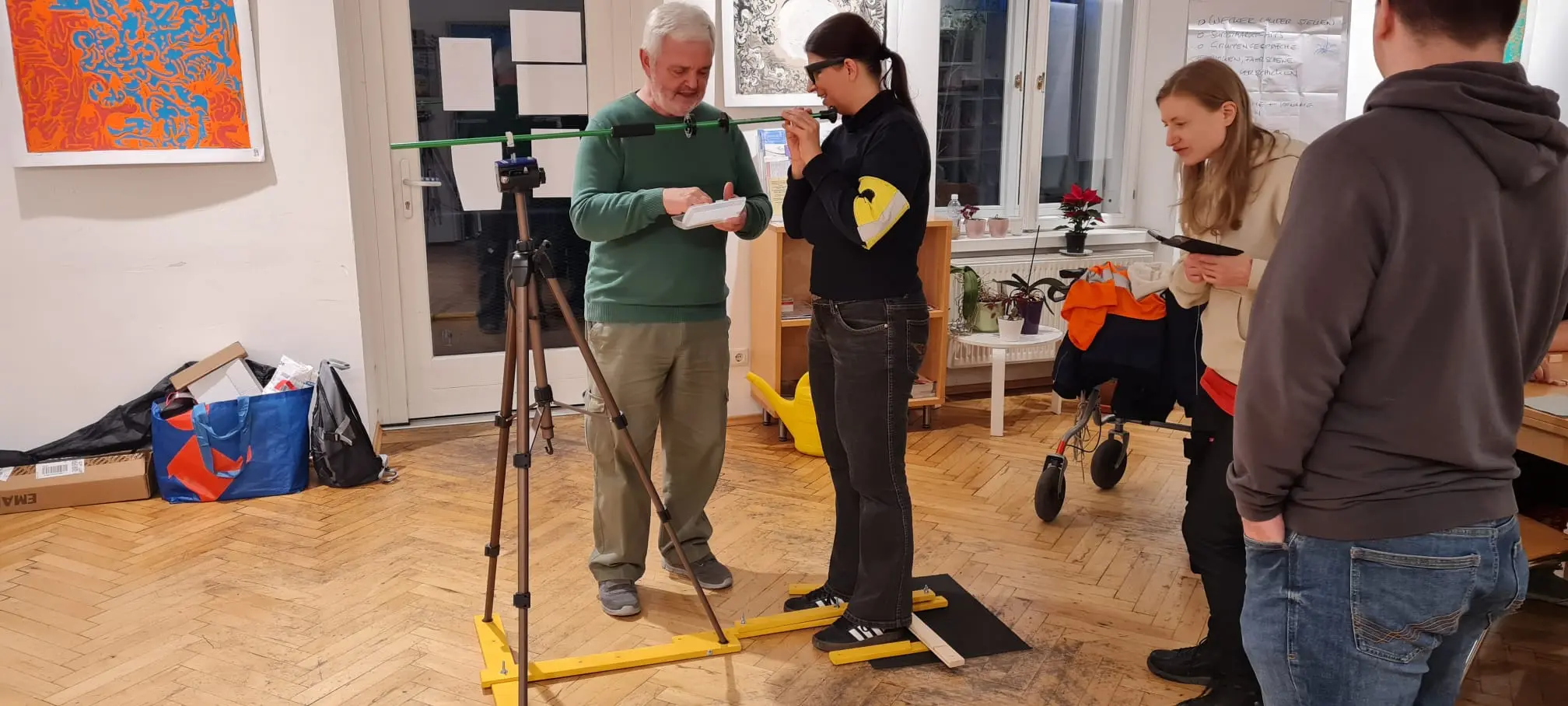 Blinde Person beim Blasrohrsport
